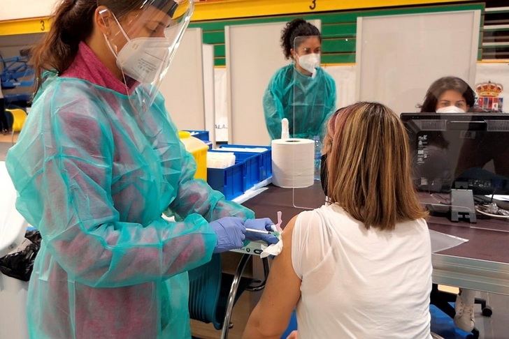 15.000 docentes han recibido la primera dosis de la vacuna en Castilla-La Mancha