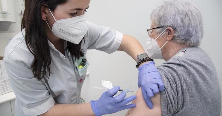 Castilla-La Mancha superará este jueves el medio millón de vacunas administradas