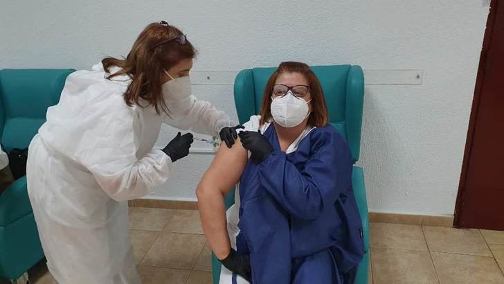Castilla-La Mancha habrá vacunado a más de 20.000 profesionales de la Sanidad a finales de semana