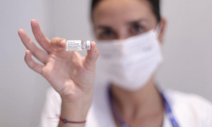 Castilla-La Mancha llamará desde el martes a las 73.000 personas vacunadas con Janssen para administrarles la segunda dosis