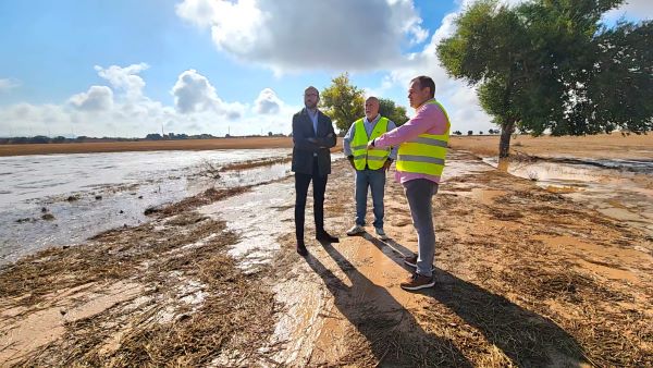 Cierre de la carretera AB-300, en Albacete capital, por inundaciones tras intensas lluvias en Chinchilla