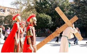 La Parroquia de San Pablo celebra este Viernes Santo el ‘Via Crucis Viviente'