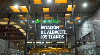 Adif abre 32 estaciones de tren en España para refugiar a viajeros afectados, entre ellas la de Albacete