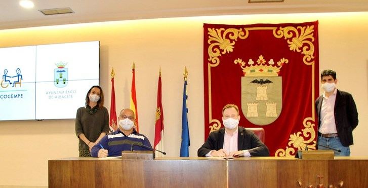 Ayuntamiento de Albacete y COCEMFE firman un acuerdo para hacer más accesible la ciudad