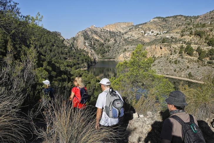 Villa de Ves acoge otra ruta senderista