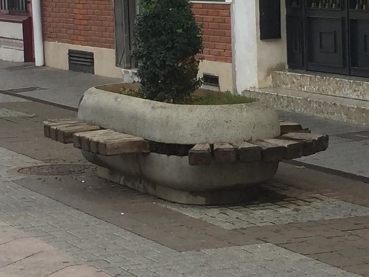 El PP acusa al alcalde de Villarrobledo, del PSOE, de no mantener el mobiliario urbano