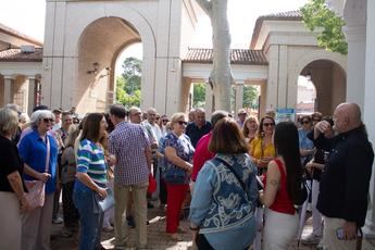 Los mayores disfrutan de almuerzos y exposiciones en una experiencia única en la Feria de Albacete