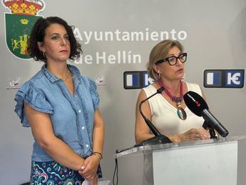 El PSOE critica el pacto entre PP y VOX en Hellín, señalando que ha llevado a un desgobierno y falta de liderazgo