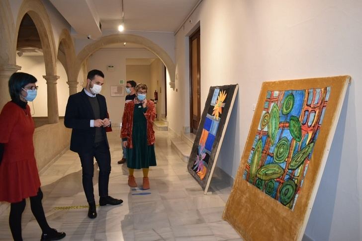 El Centro Cultural La Asunción cierra su calendario expositivo de 2021 con la muestra textil ‘La eternidad en el instante’